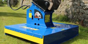 Close up image of the Slanetrac RH1200 Hedgecutter attachment